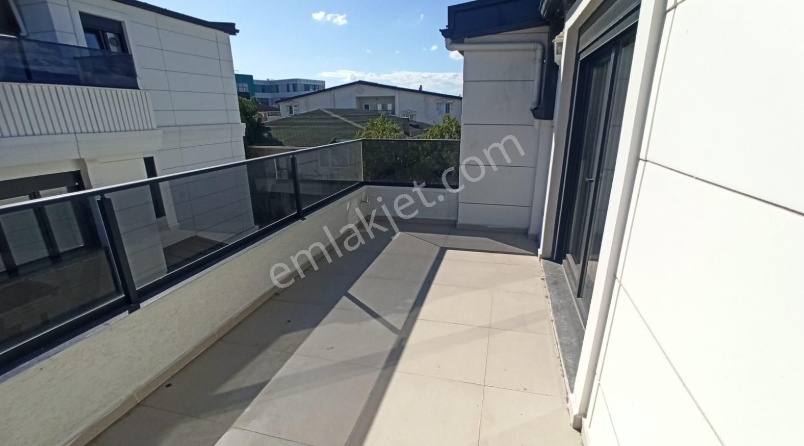 Bayramoğlu'nda Deniz Manzaralı Satılık Lüks Fourlex İkiz Villa - Görsel 30