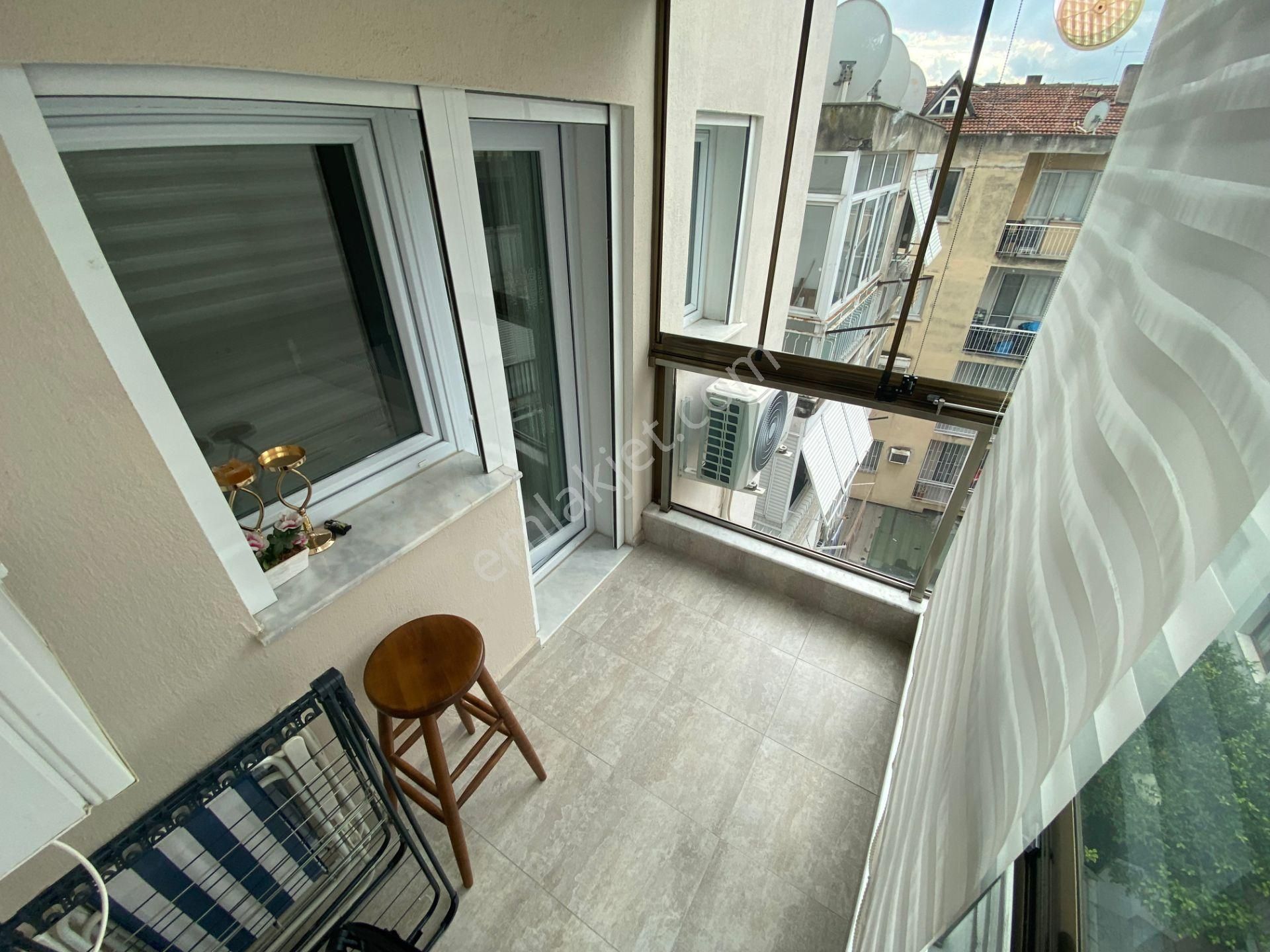 Tersane'de Yeni Binada Eşyalı Asansörlü 2+1 Kiralık - Görsel 8