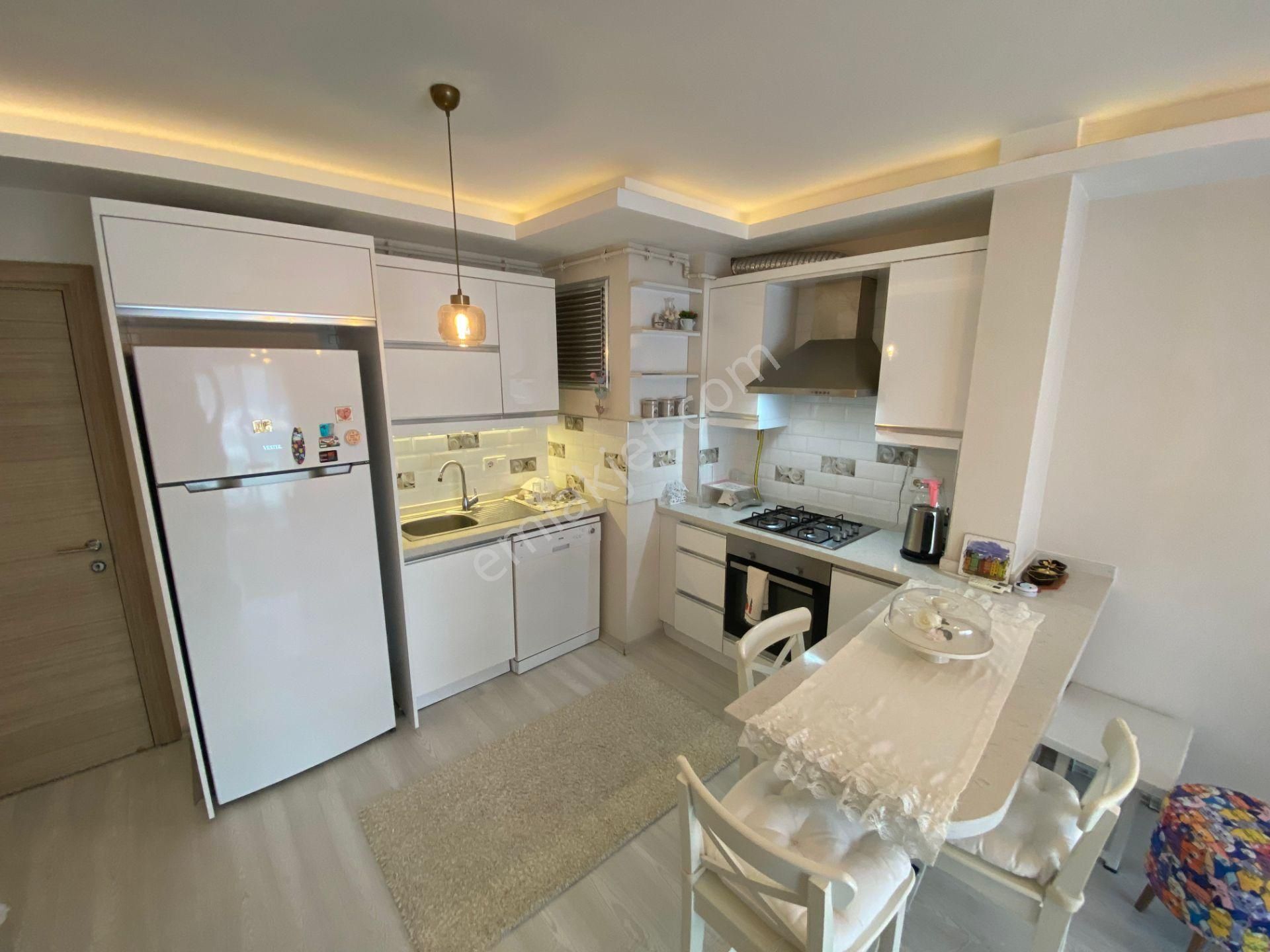 Tersane'de Yeni Binada Eşyalı Asansörlü 2+1 Kiralık - Görsel 4