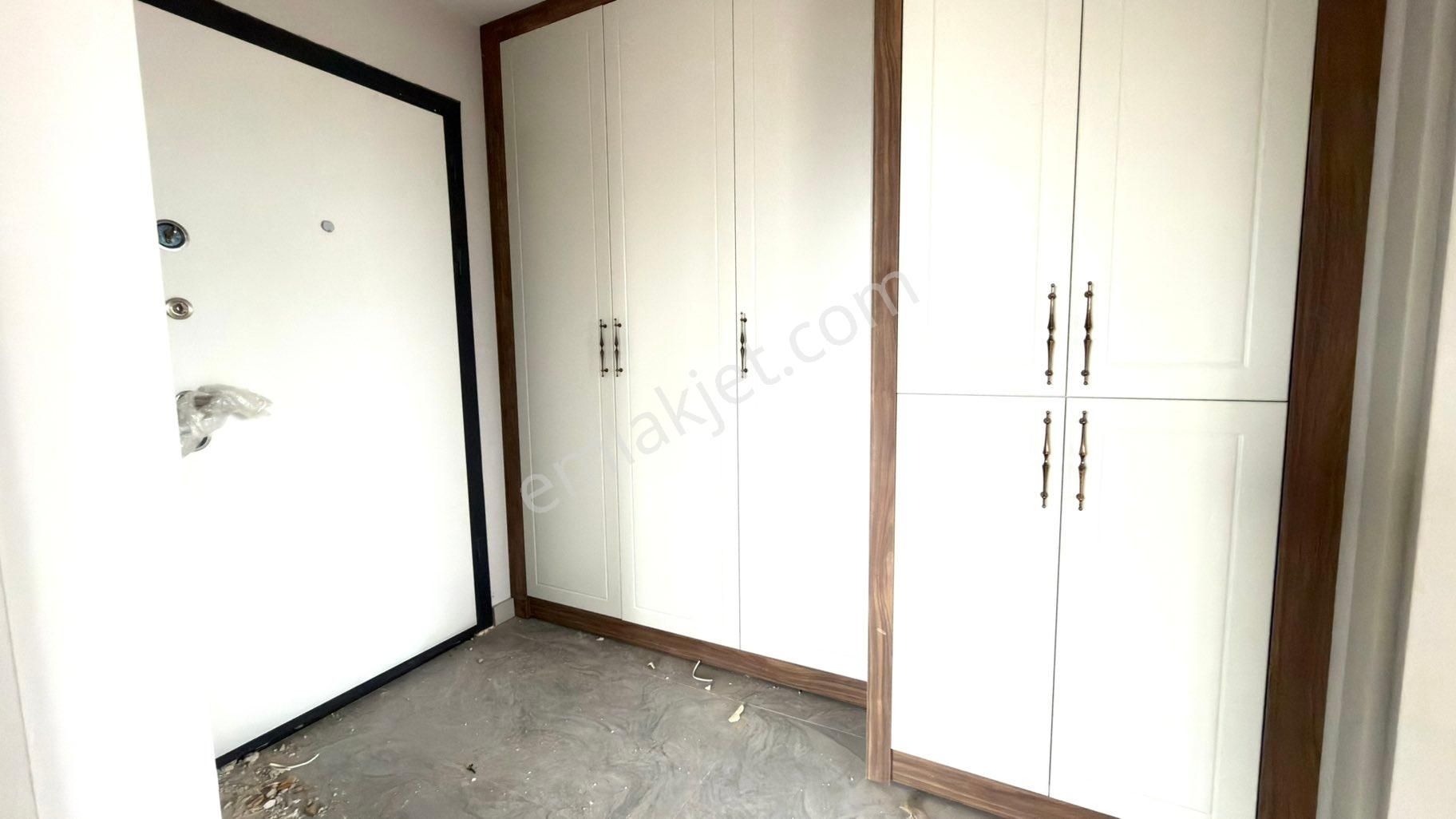 Atatürk Cad. Yakın Yerden Isıtma D.gazlı Kiralık 1+1 Lüks Daire - Görsel 3