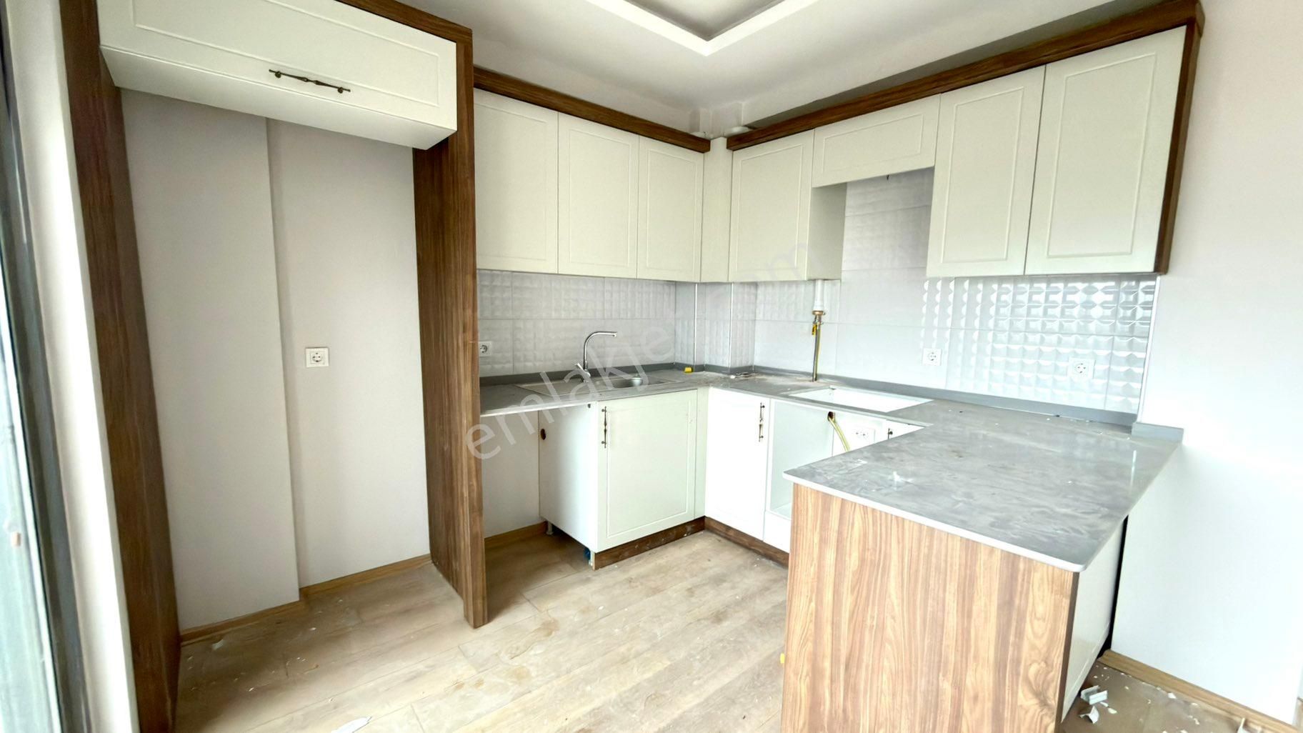 Atatürk Cad. Yakın Yerden Isıtma D.gazlı Kiralık 1+1 Lüks Daire - Görsel 17