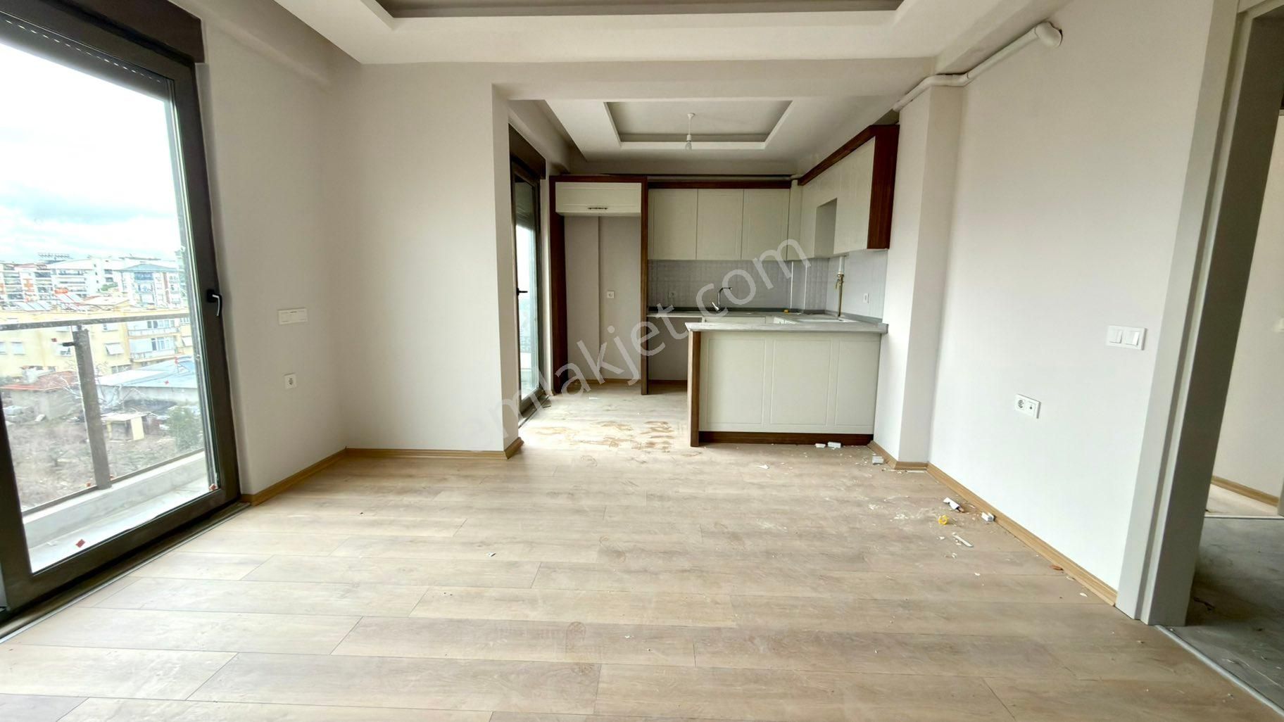 Atatürk Cad. Yakın Yerden Isıtma D.gazlı Kiralık 1+1 Lüks Daire - Görsel 23