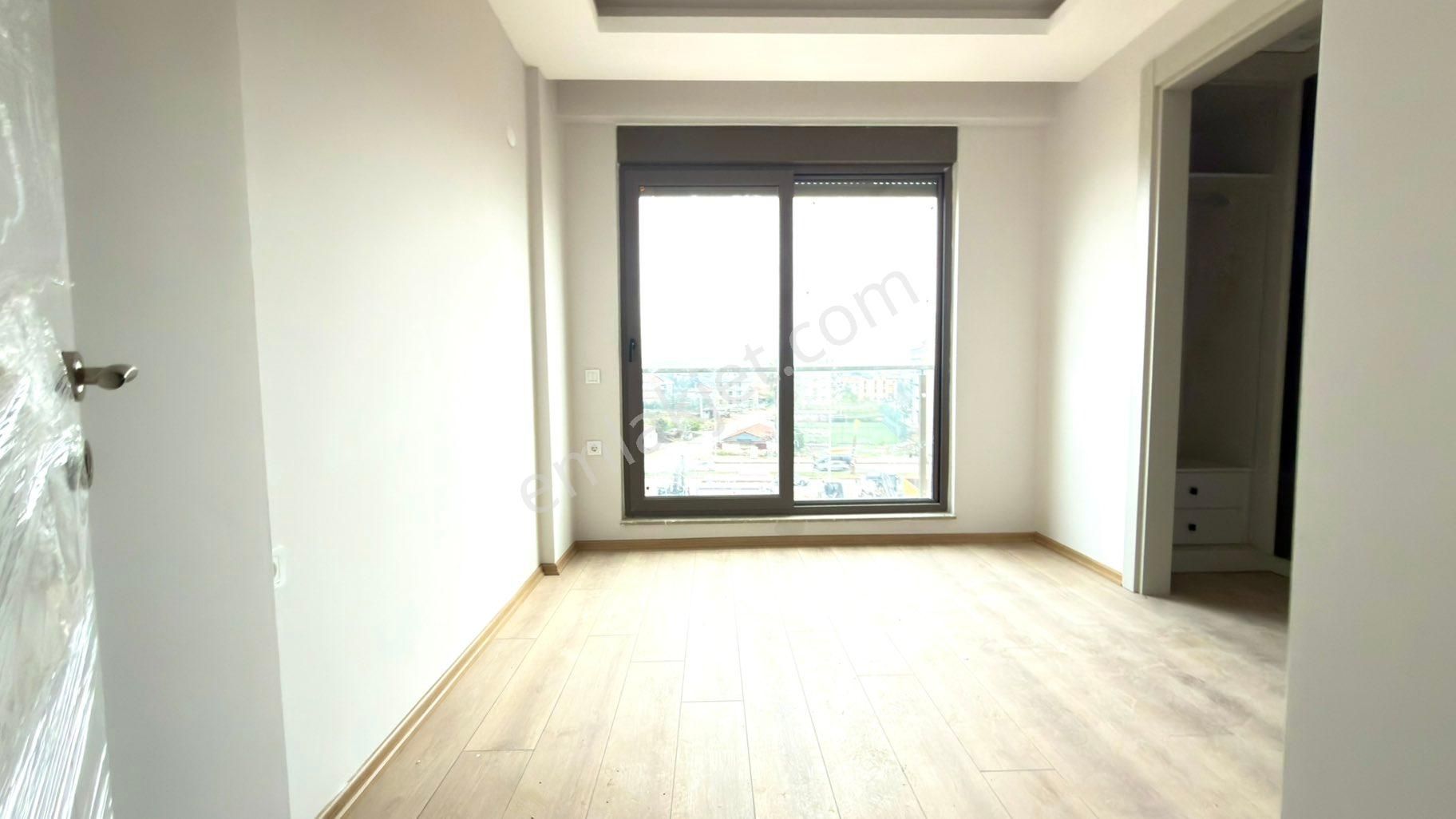 Atatürk Cad. Yakın Yerden Isıtma D.gazlı Kiralık 1+1 Lüks Daire - Görsel 8