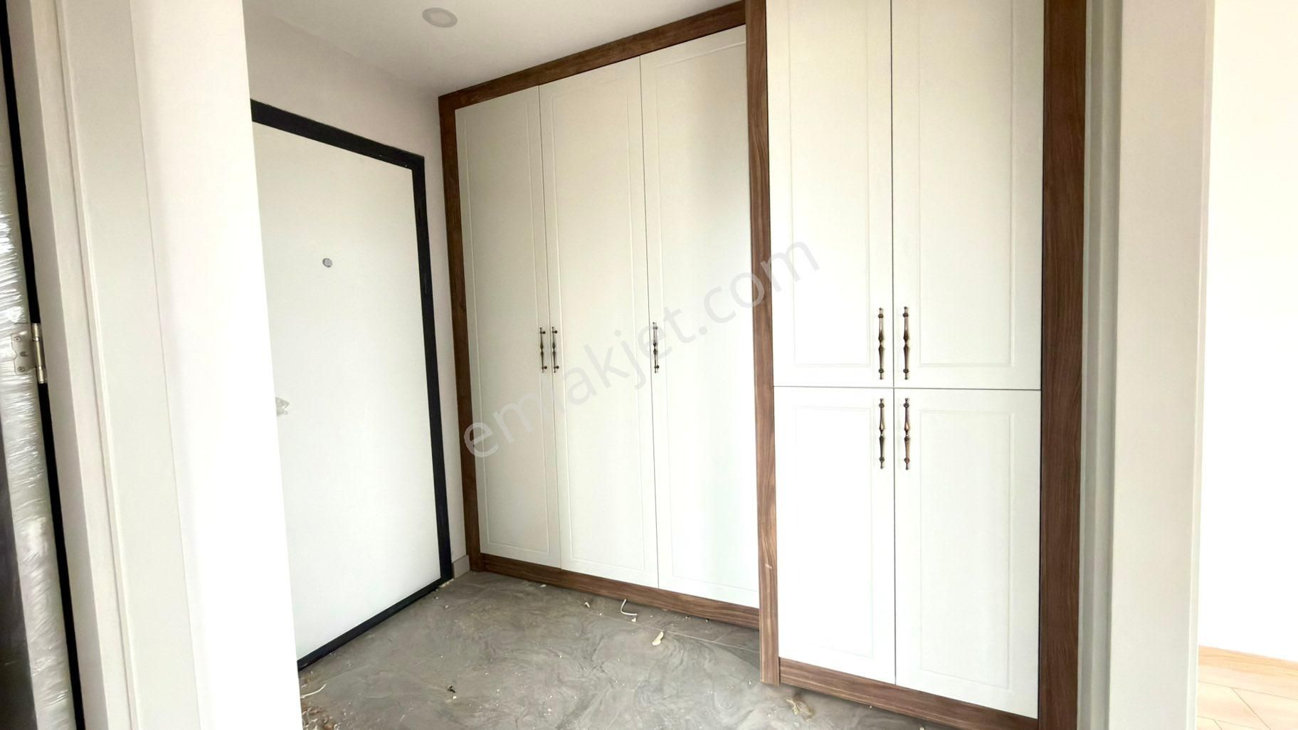 Atatürk Cad. Yakın Yerden Isıtma D.gazlı Kiralık 1+1 Lüks Daire - Görsel 2