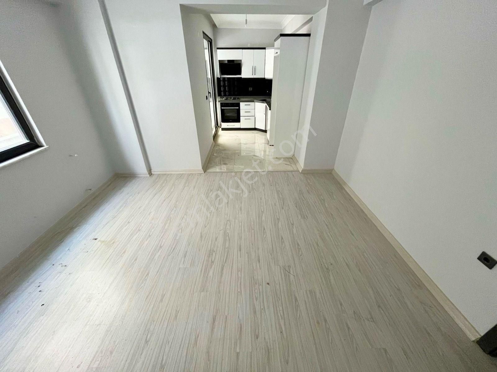 Parladan Sıfır Binada Asansörlü Krediye Uygun Ara Kat 1+1 Daire - Görsel 9