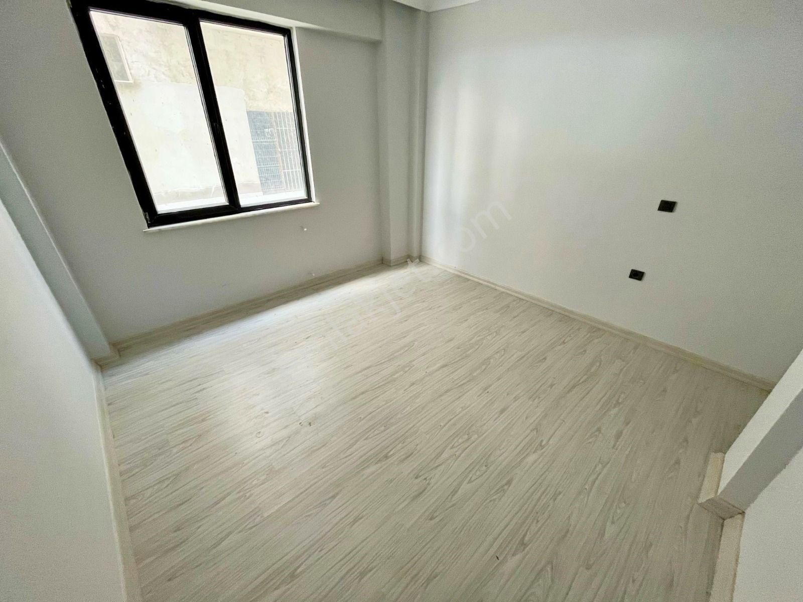Parladan Sıfır Binada Asansörlü Krediye Uygun Ara Kat 1+1 Daire - Görsel 15