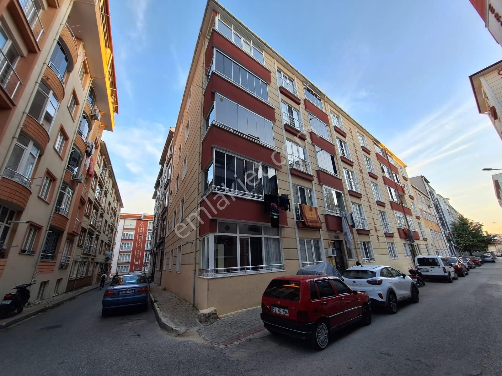 B&u Gayrimenkulden Karakaş Mah. Kiralık 2+1 Daire.