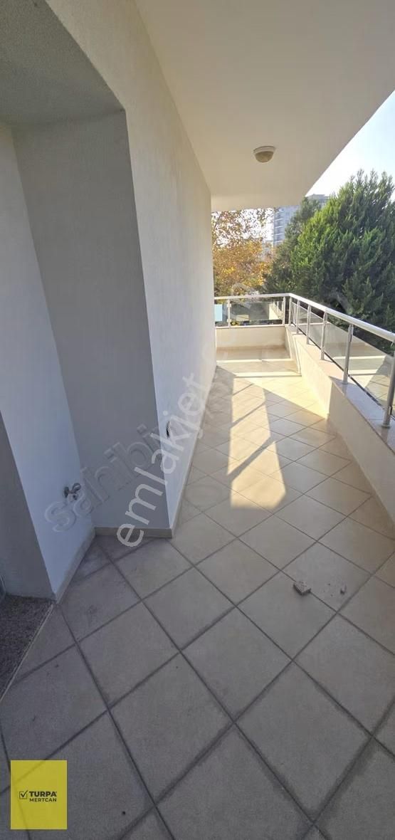 Bayraklı Osmangazi Site İçerisinde 3+1 Kiralık Daire - Görsel 2