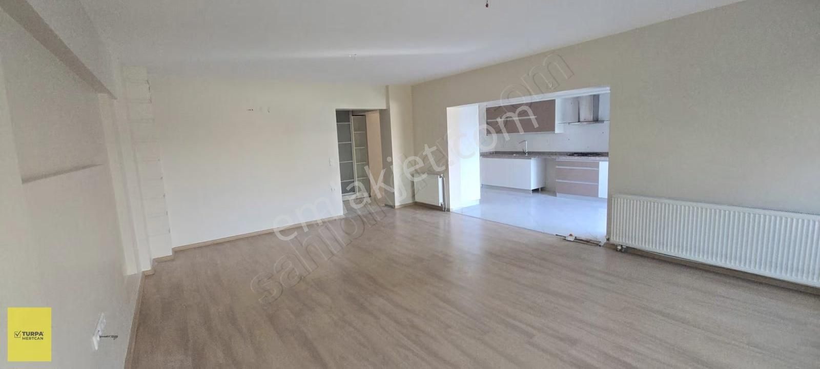 Bayraklı Osmangazi Site İçerisinde 3+1 Kiralık Daire - Görsel 3