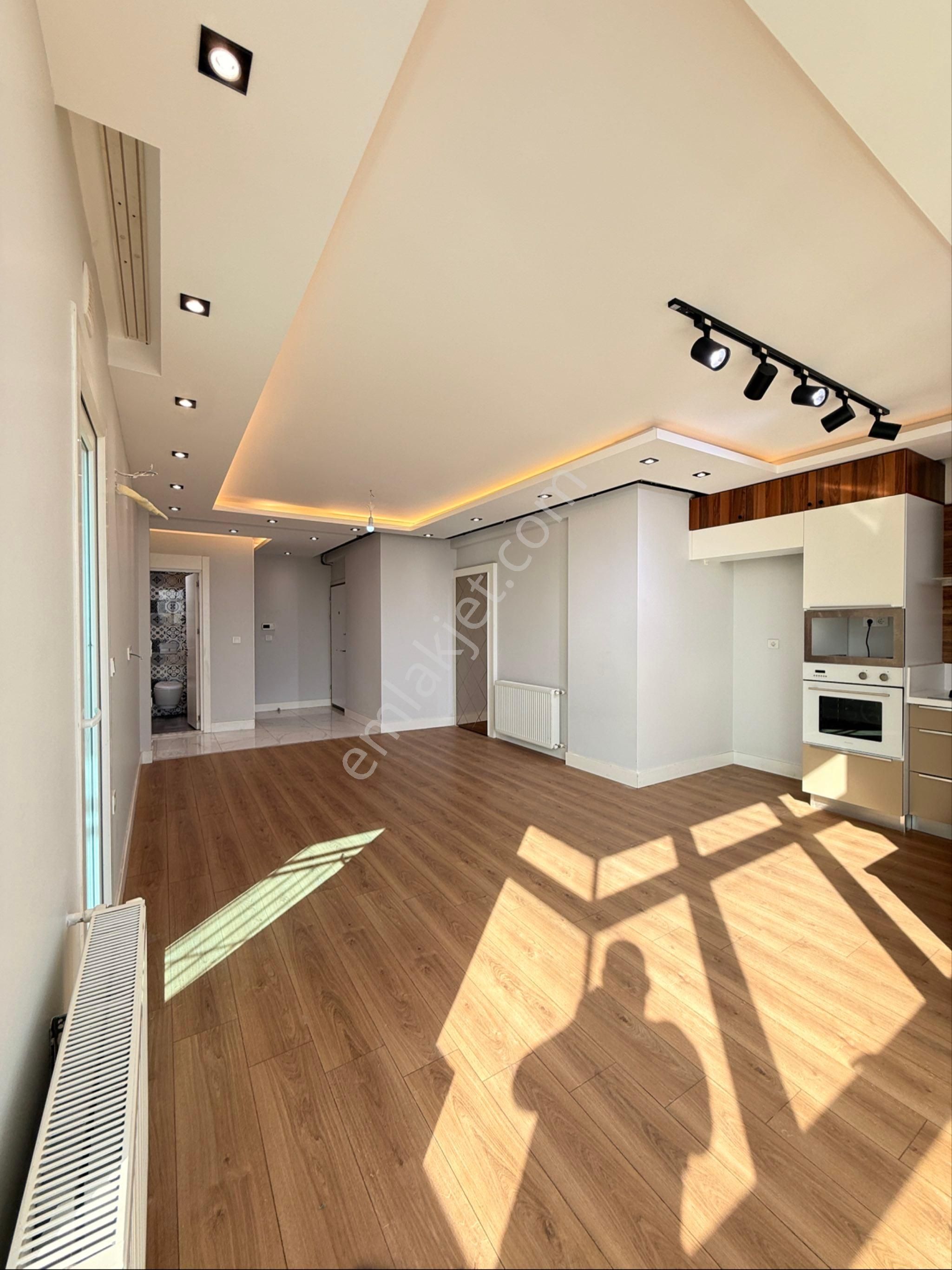 Remint’den Çukurova Toros Mahallesinde 3+1 Açık Mutfak Cam Balkonlu Giyinme Odalı Dirrk Hasarsız!!! - Görsel 3