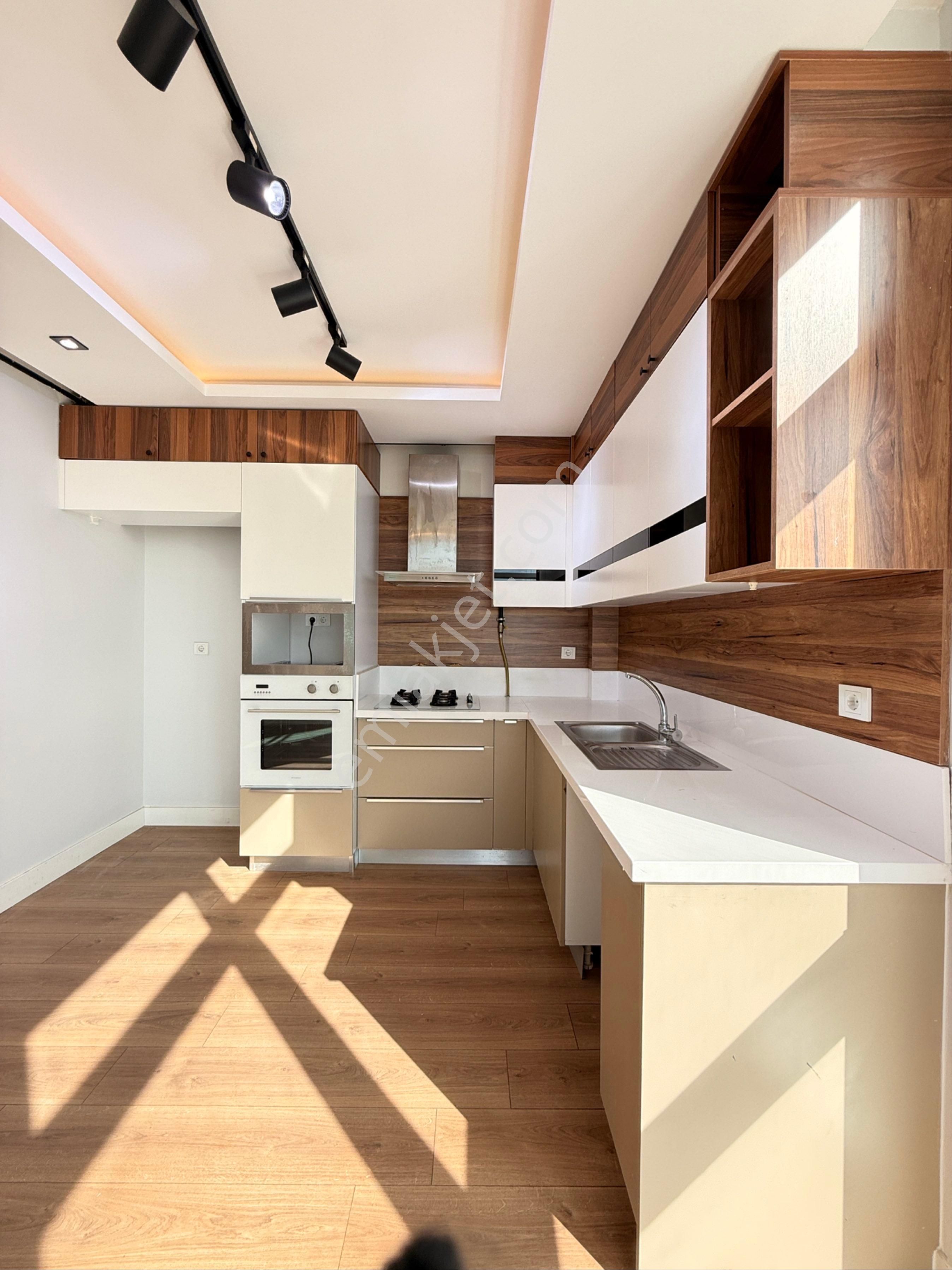 Remint’den Çukurova Toros Mahallesinde 3+1 Açık Mutfak Cam Balkonlu Giyinme Odalı Dirrk Hasarsız!!! - Görsel 2