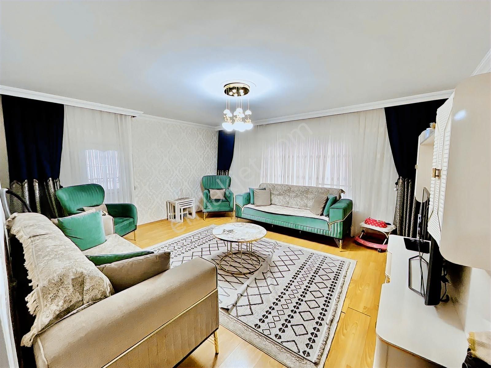 Avantaj'dan Küçük Kayaş'ta Caddedibi Arakat Ful Yapılı 3+1 Daire