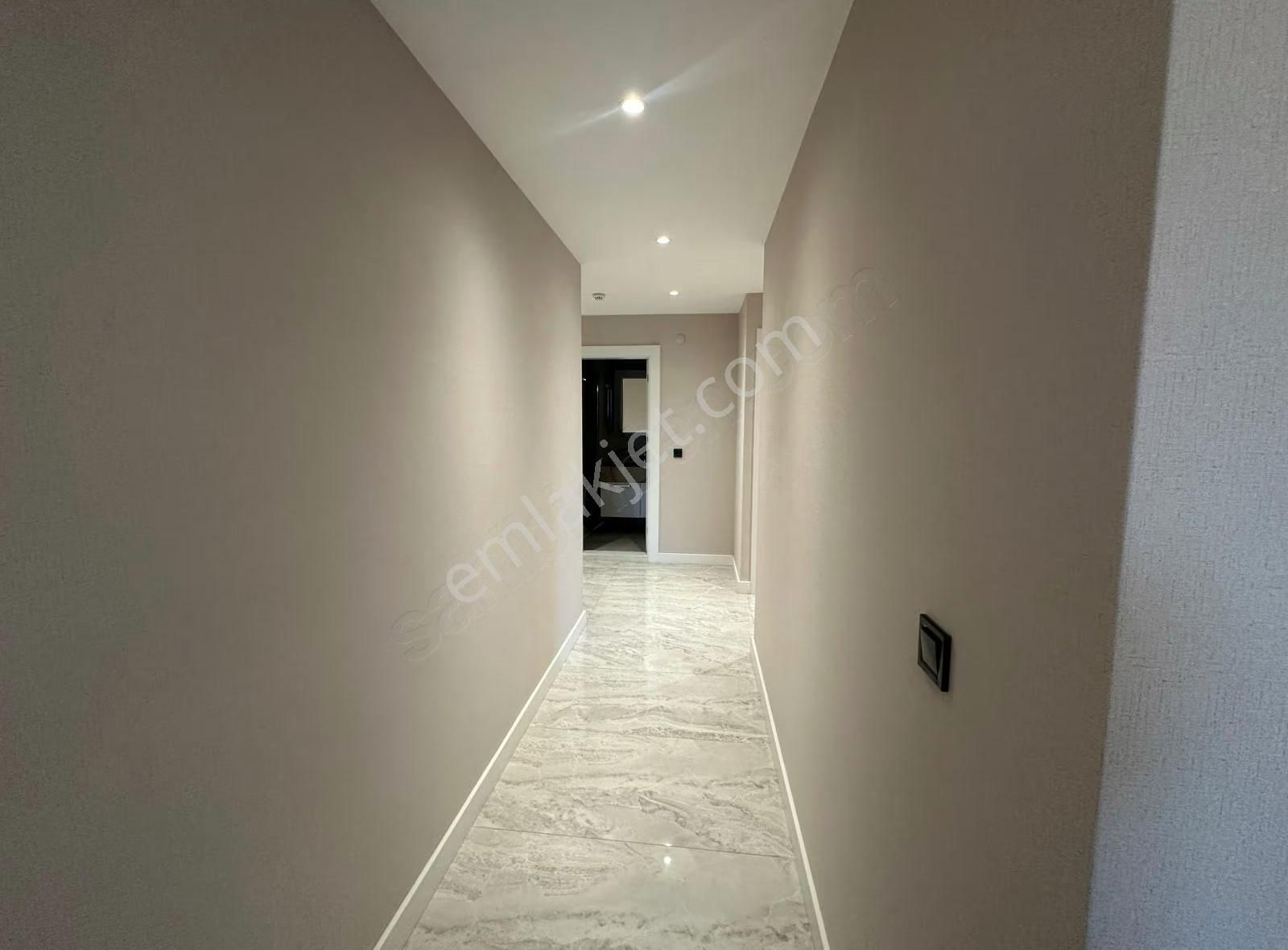 Downtown 2.5+1 (kapalı Mutfak) Şerefiyesi Yüksek Satılık Daire - Görsel 3