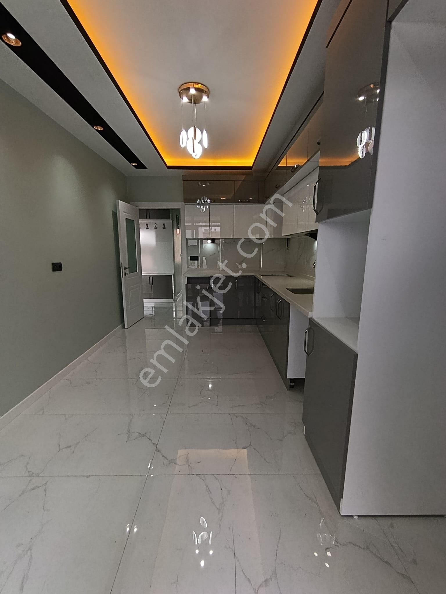 Çamlıca Mahallesinde 3+1 Giyinme Odalı Sıfır Daireler - Görsel 2