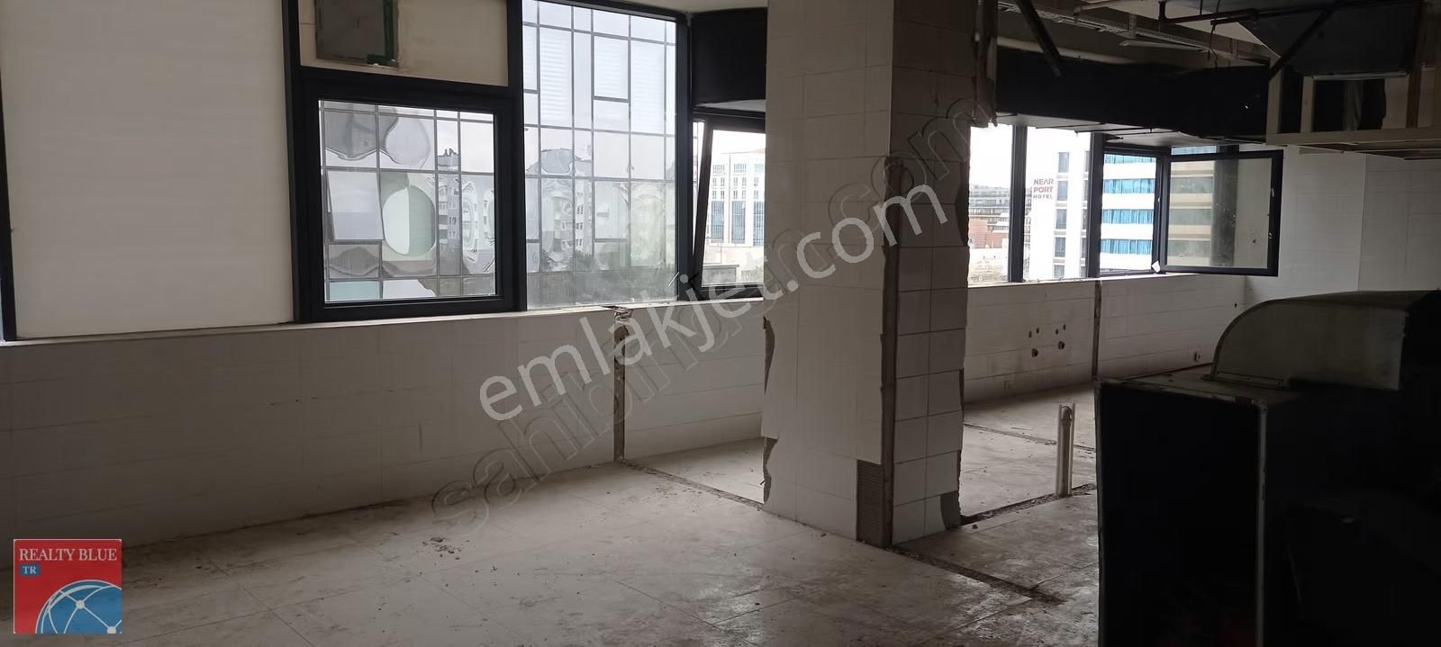 Kurtköy Yenişehir'de Süper Lokasyonda 1250m2 Kiralık İşyeri - Görsel 4