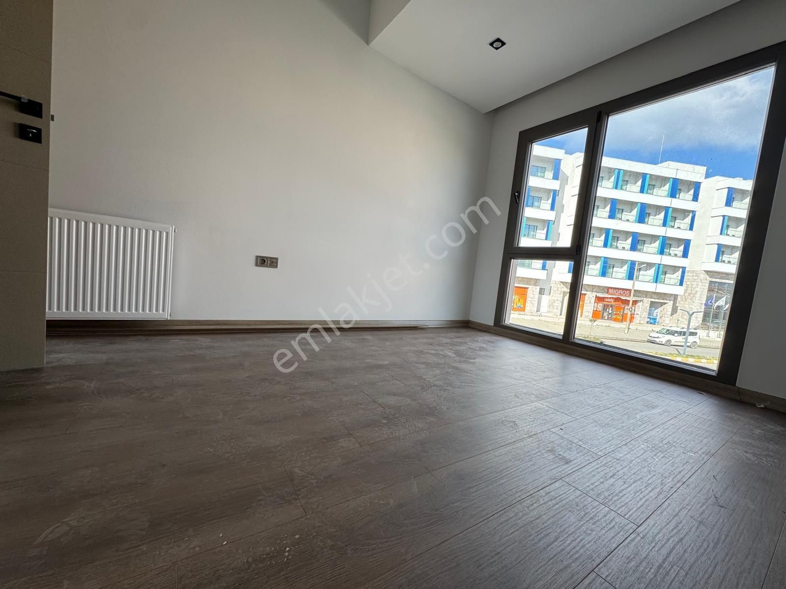 Burhaniye Öğretmenler Mahallesinde Denize 300 Mtr Satılık 2+1 Dubleks Daire - Görsel 3