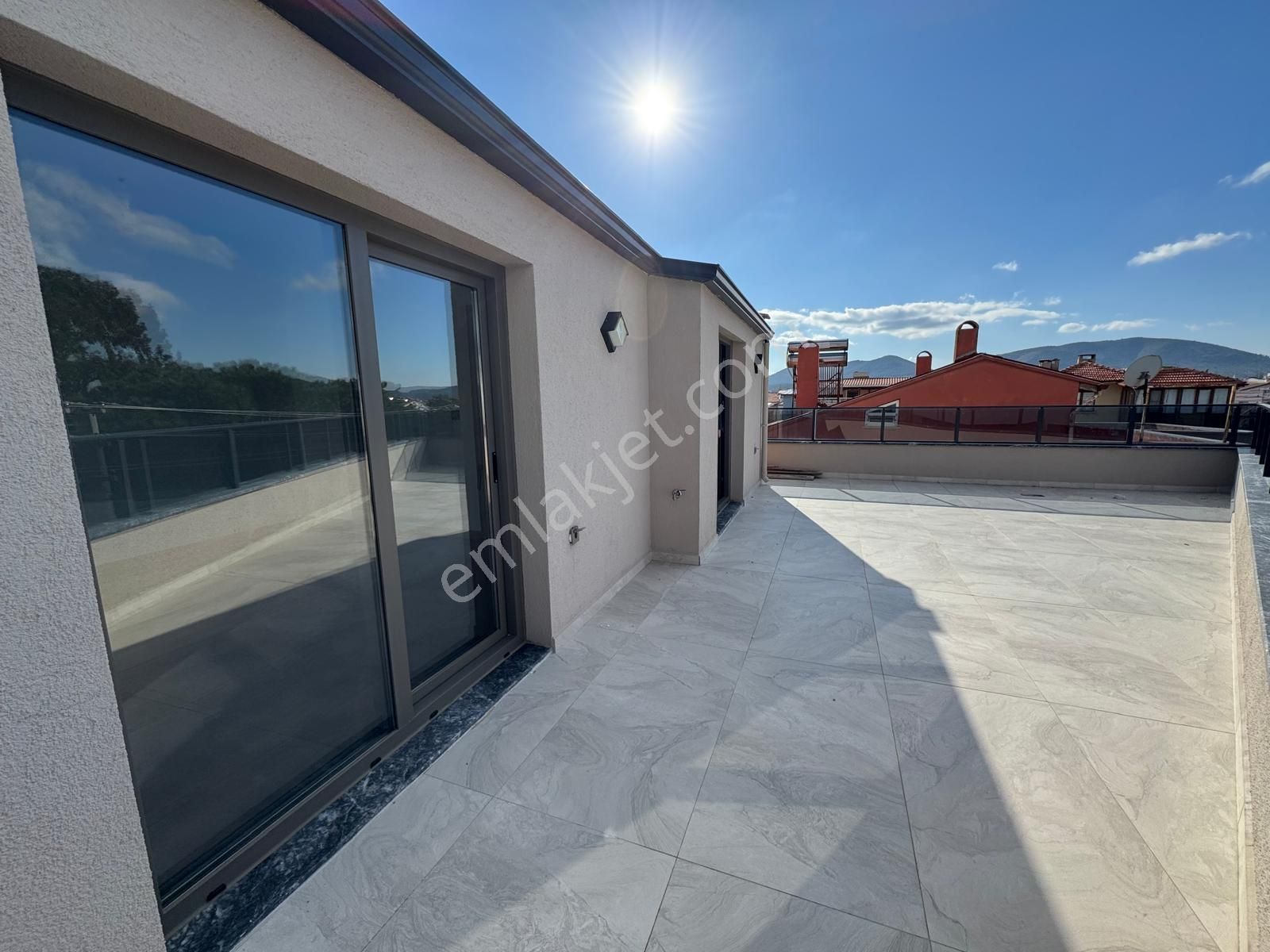 Burhaniye Öğretmenler Mahallesinde Denize 300 Mtr Satılık 2+1 Dubleks Daire - Görsel 24