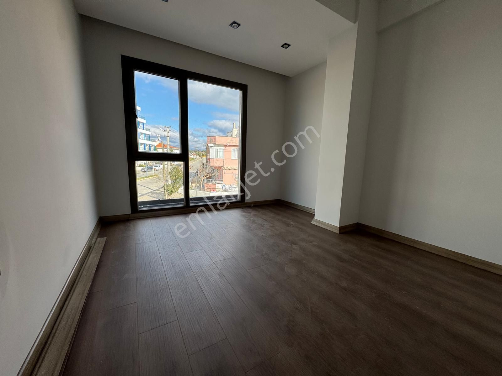 Burhaniye Öğretmenler Mahallesinde Denize 300 Mtr Satılık 2+1 Dubleks Daire - Görsel 4