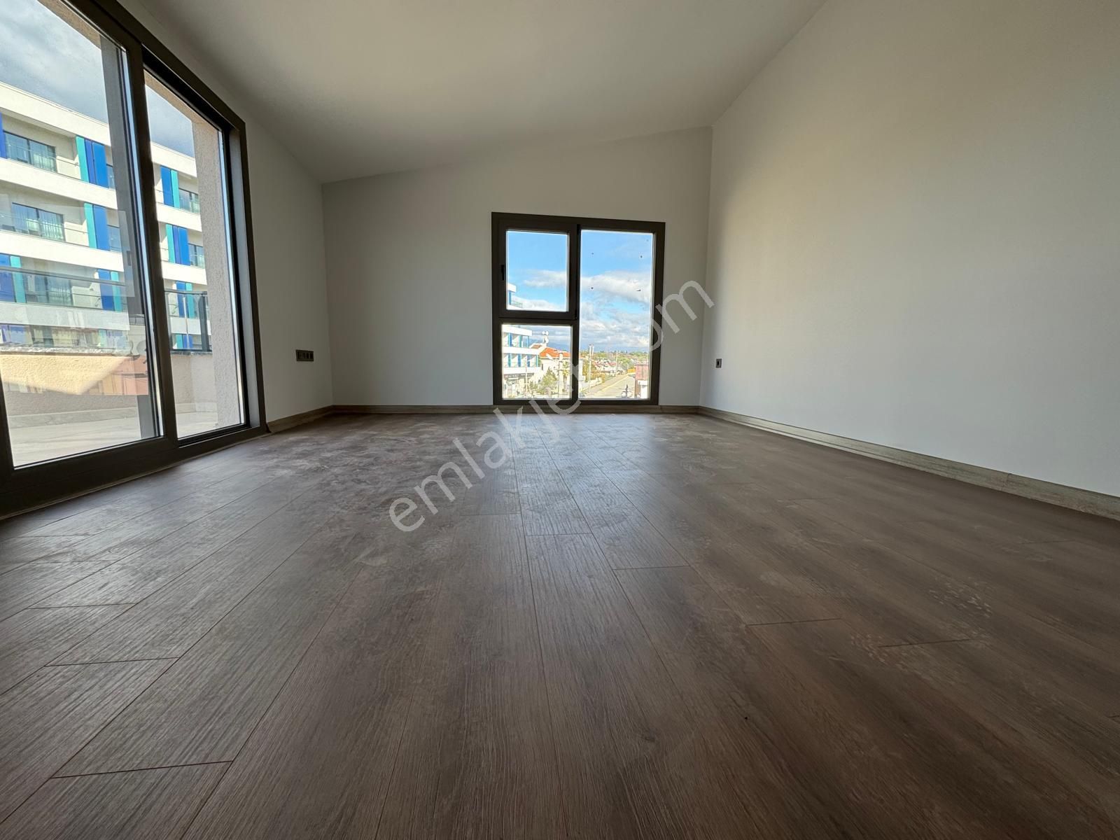 Burhaniye Öğretmenler Mahallesinde Denize 300 Mtr Satılık 2+1 Dubleks Daire - Görsel 14
