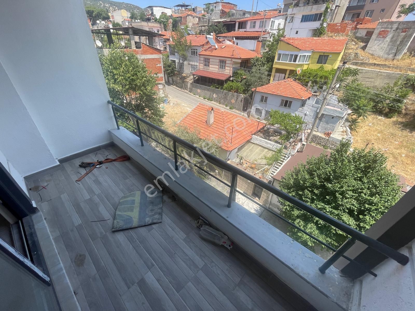 Poyraz Gayrimenkul'den Edremit'te Satılık Sıfır Ebeveyn Banyolu Geniş 1+1 Daire - Görsel 13