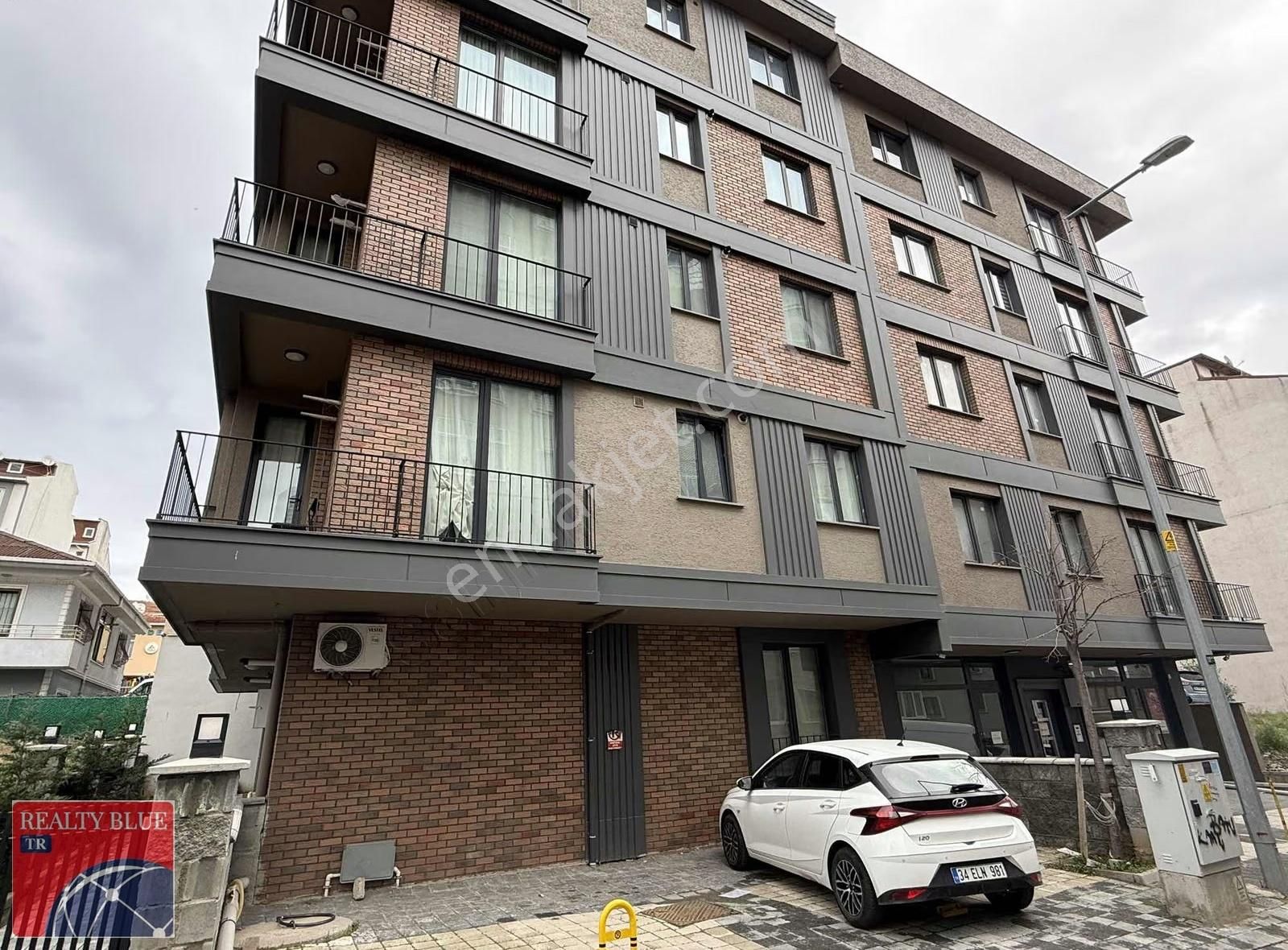 Finansmerkezine Yakın Yeni Full Eşyalı 1+1 Lüks Daire