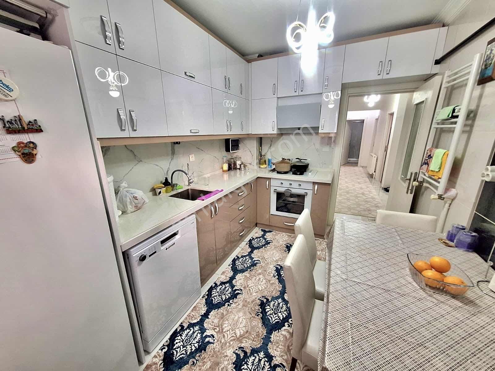 Avantaj'dan Küçük Kayaş'ta Cadde Dibi Ara Kat 3+1 Yapılı Daire.. - Görsel 3