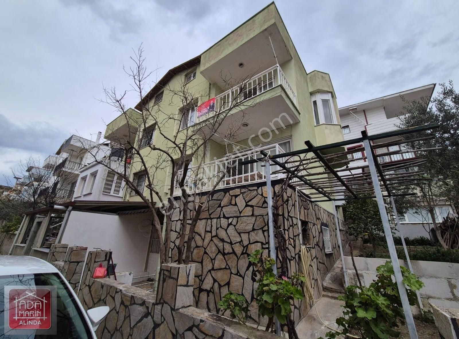 Söke Yenikent Mahallesi Akıntürk Sitesinde Satılık 5+2 Villa