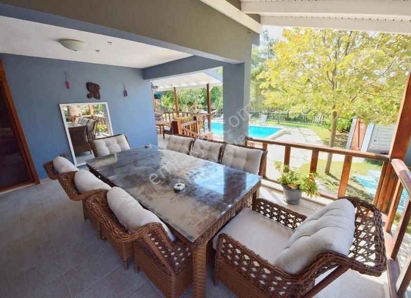 Tam Donanımlı 1311 M2 Özel Villa - Görsel 3