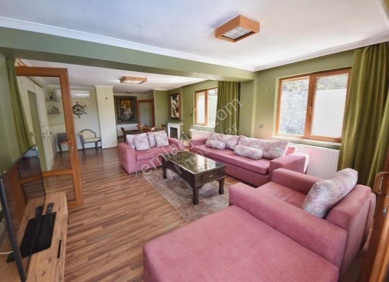 Tam Donanımlı 1311 M2 Özel Villa - Görsel 11