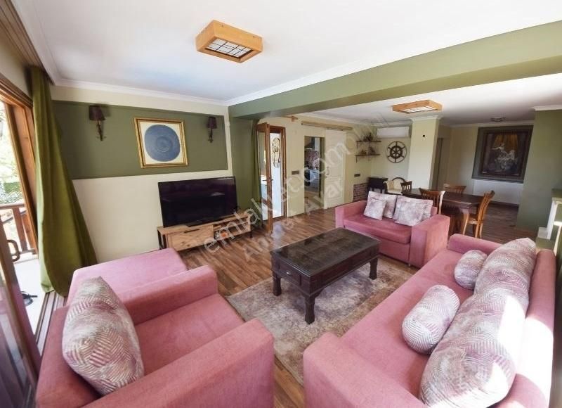 Tam Donanımlı 1311 M2 Özel Villa - Görsel 17