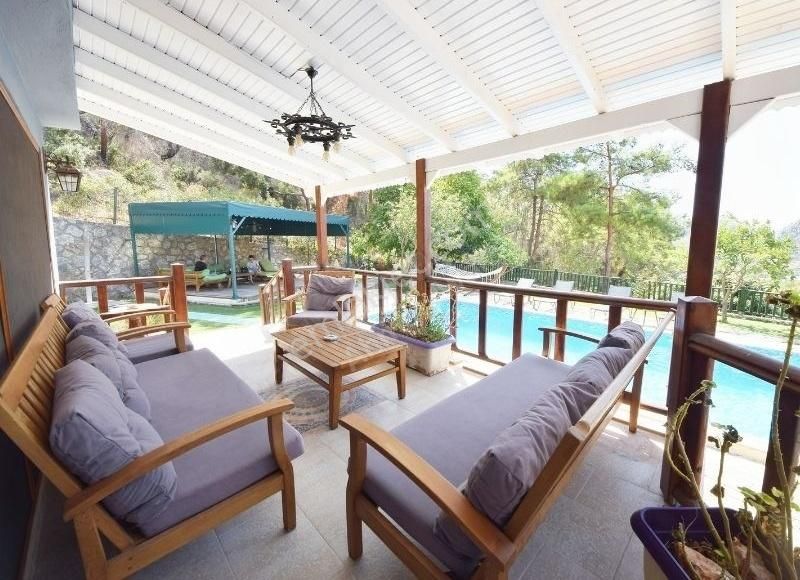 Tam Donanımlı 1311 M2 Özel Villa - Görsel 21