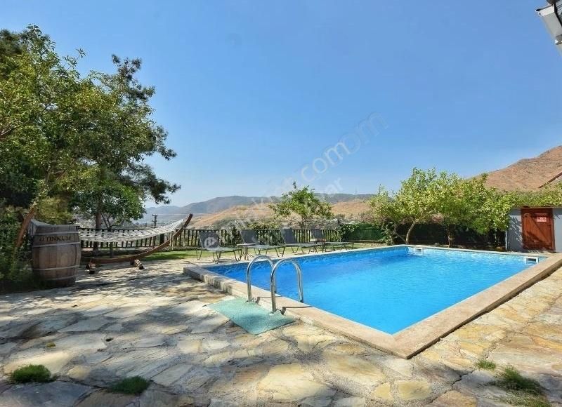 Tam Donanımlı 1311 M2 Özel Villa - Görsel 14