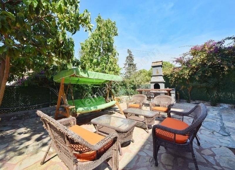 Tam Donanımlı 1311 M2 Özel Villa - Görsel 23