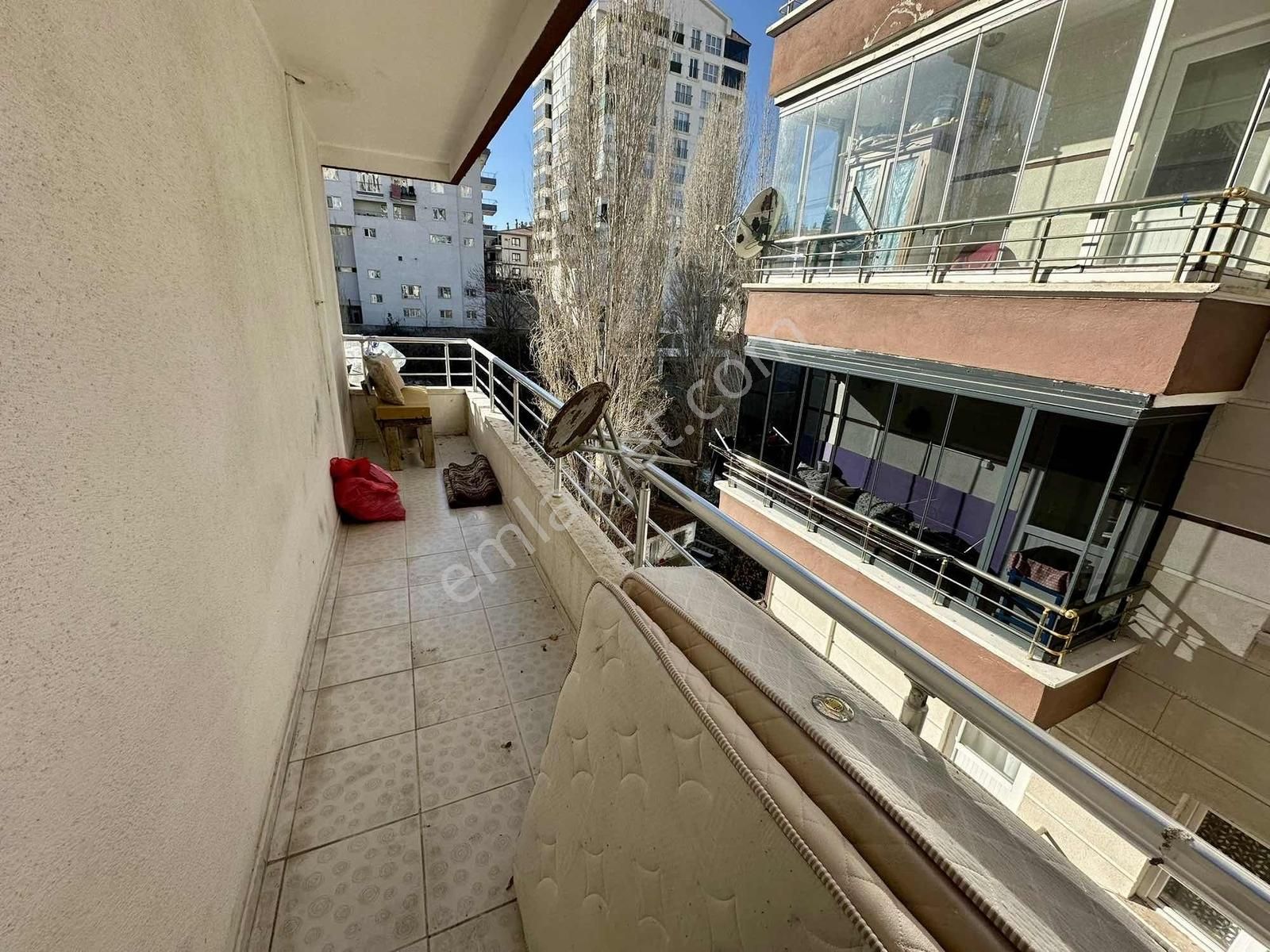 Avantaj'dan Yeşilbayır'da Cadde Dibi Asans. Güney Cep. Katta 3+1 - Görsel 3