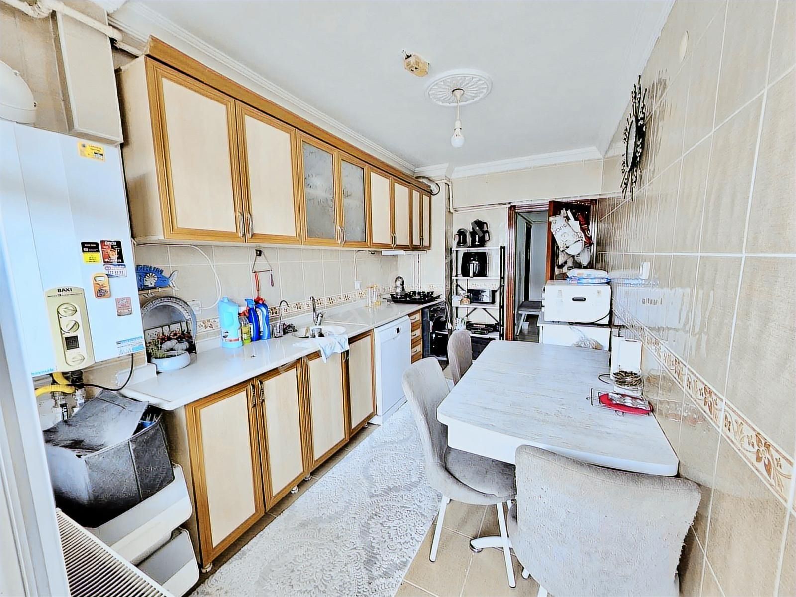 Avantajdan Yeşilbayır'da Caddedibi Arakat Ultra Geniş Kilerli3+1 - Görsel 4