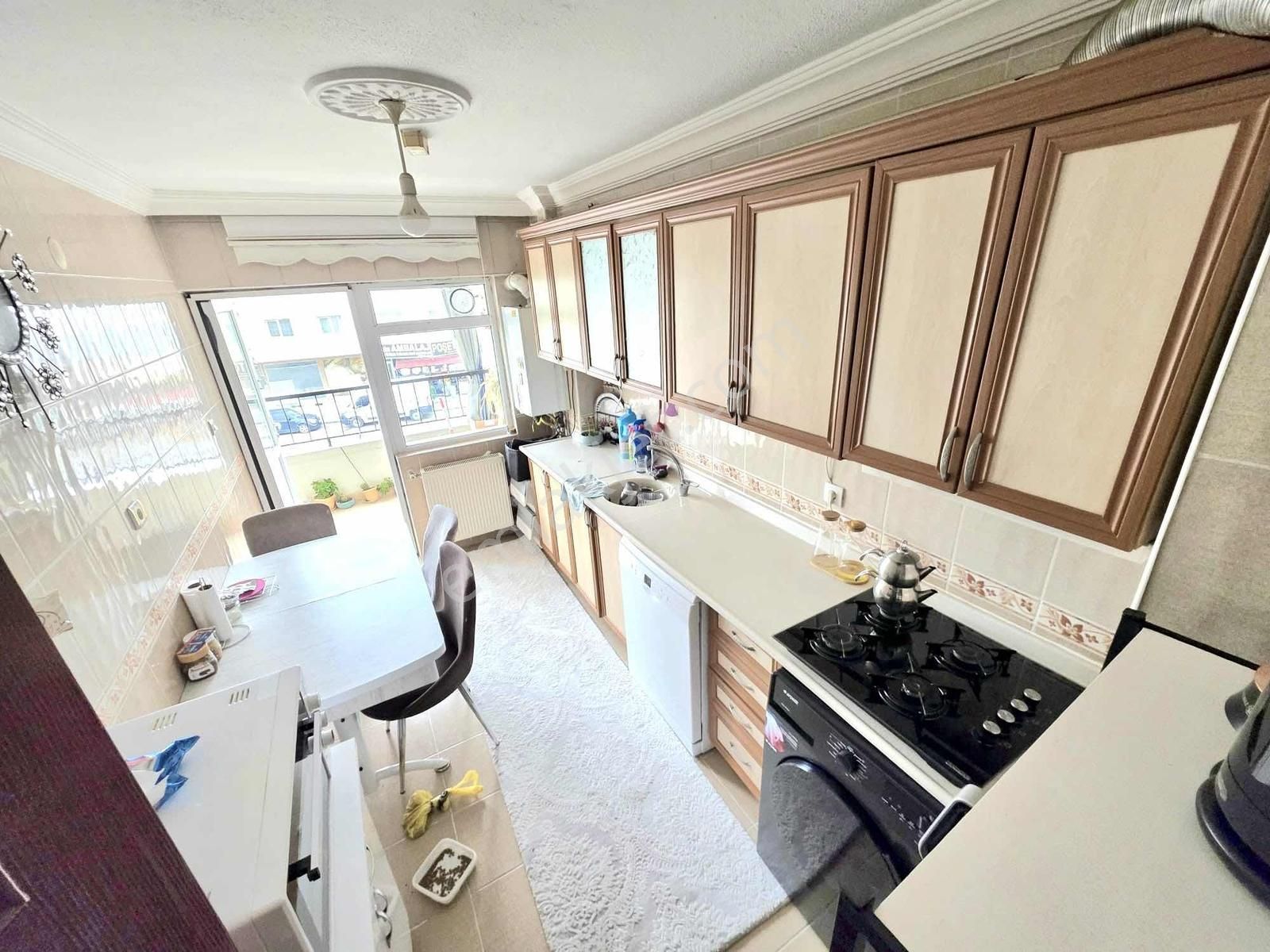 Avantajdan Yeşilbayır'da Caddedibi Arakat Ultra Geniş Kilerli3+1 - Görsel 3