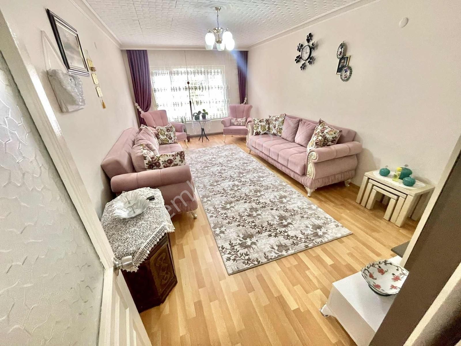 Avantaj'dan Yeşilbayır'da Cadde Üzeri 3+1 Geniş Balkonlu Daire!