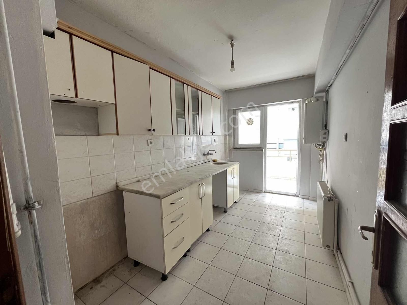 Avantaj'dan Küçük Kayaş'ta Cadde Üzerin'de Ara Kat 3+1 Kiralık - Görsel 21