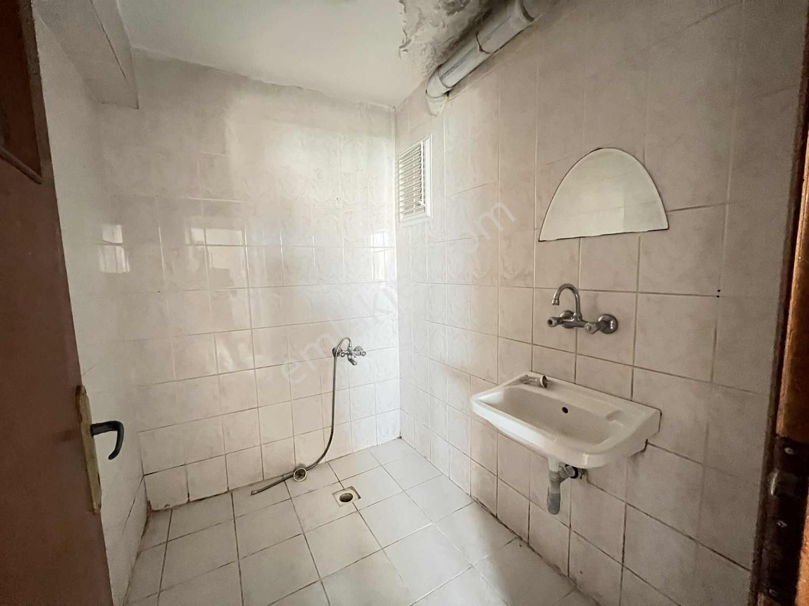 Avantaj'dan Küçük Kayaş'ta Cadde Üzerin'de Ara Kat 3+1 Kiralık - Görsel 24