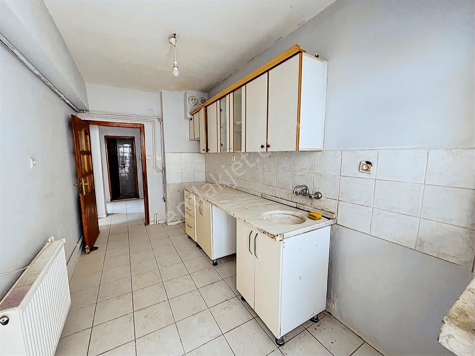 Avantaj'dan Küçük Kayaş'ta Cadde Üzerin'de Ara Kat 3+1 Kiralık - Görsel 14