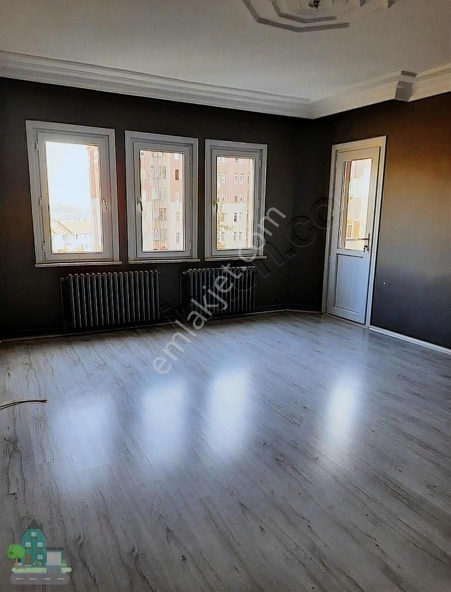 Gürpınar Namık Kemal Caddesi'nde 2+1 Kiralik Daire