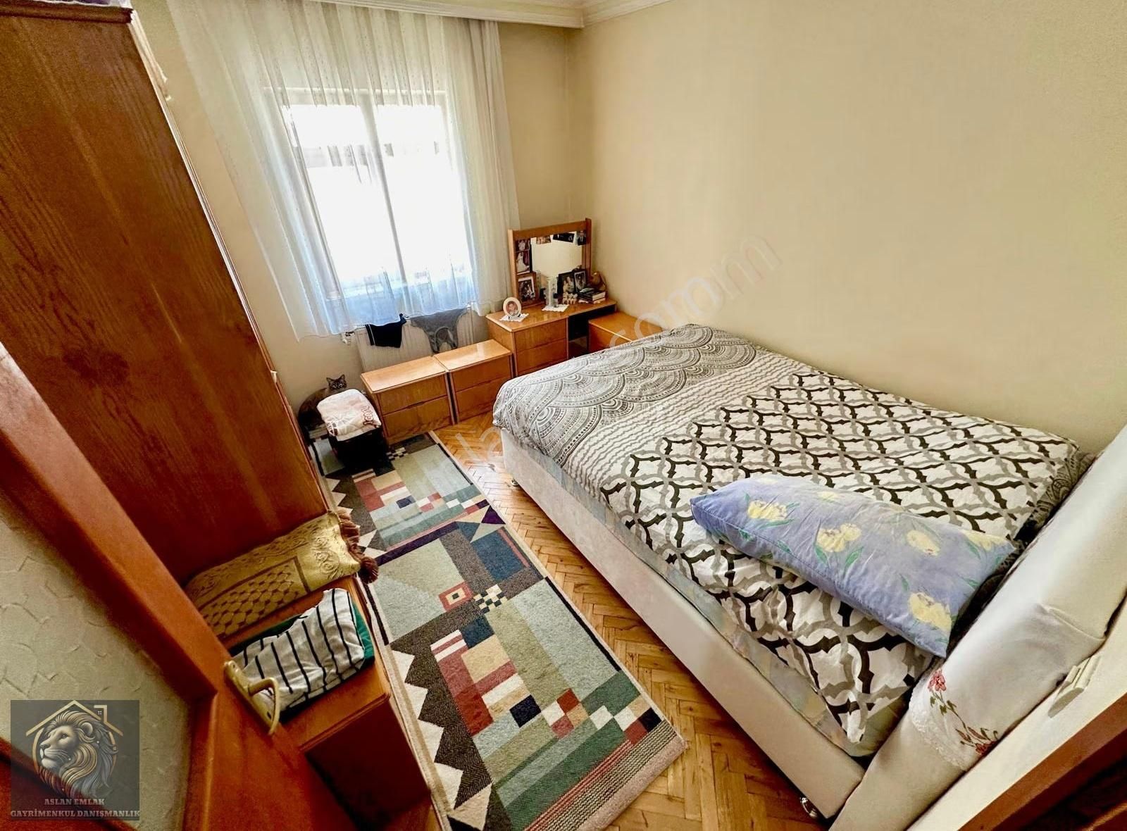 Akşemsettin Mah'de Ara Katta Salon Bağımsız Satılık Daire - Görsel 19