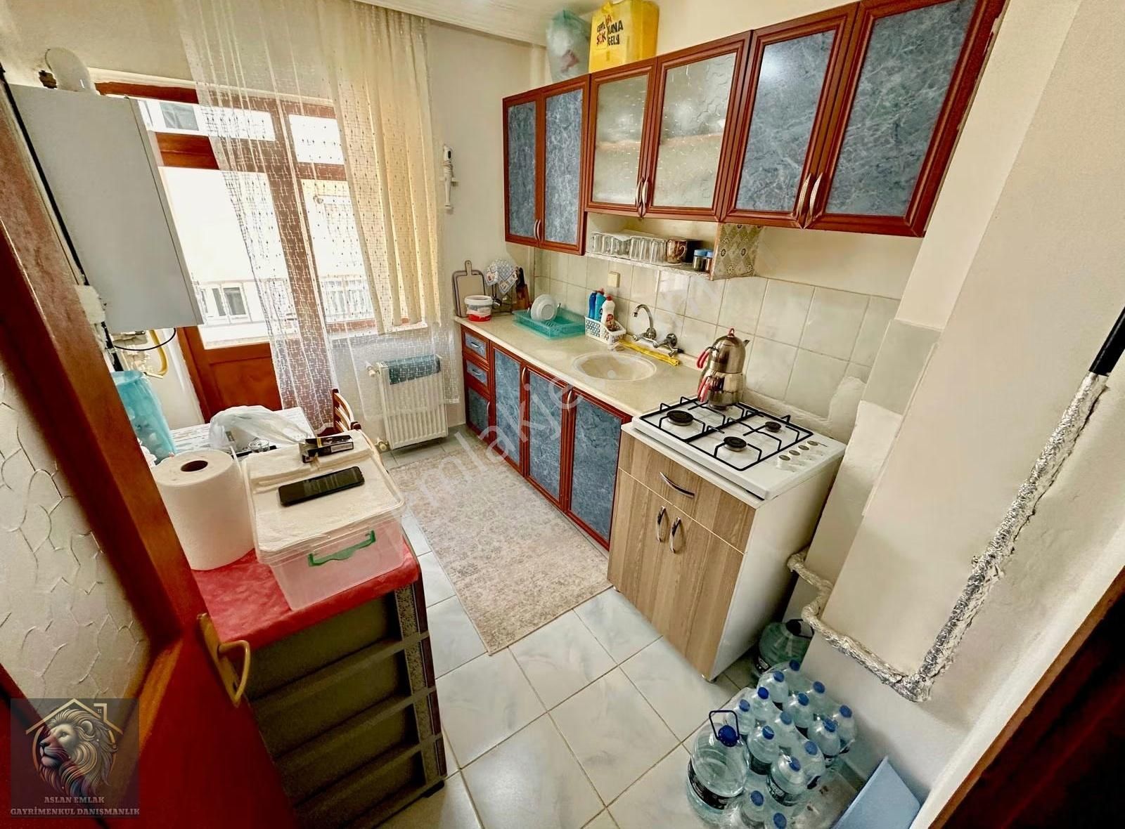 Akşemsettin Mah'de Ara Katta Salon Bağımsız Satılık Daire