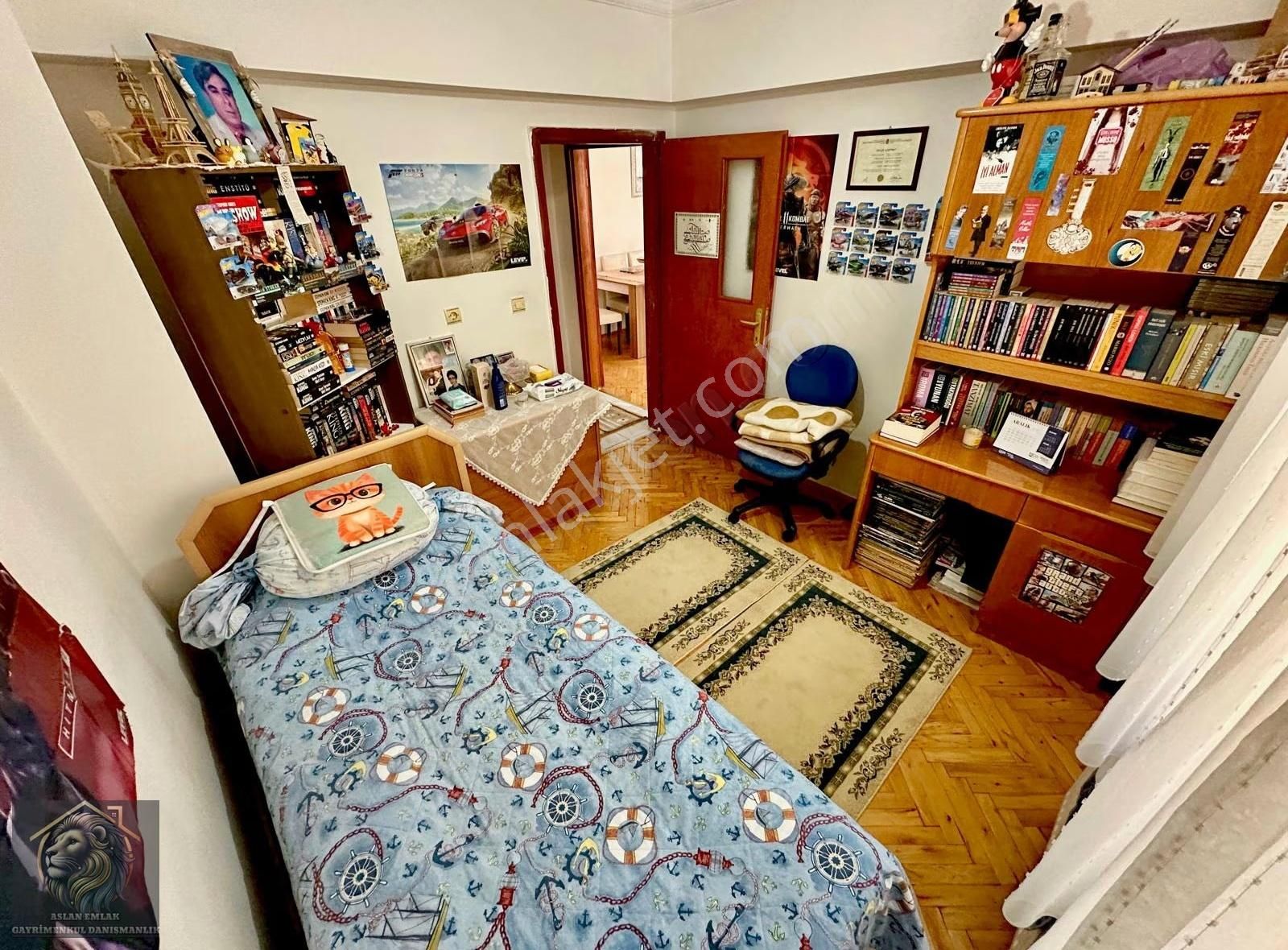 Akşemsettin Mah'de Ara Katta Salon Bağımsız Satılık Daire - Görsel 10