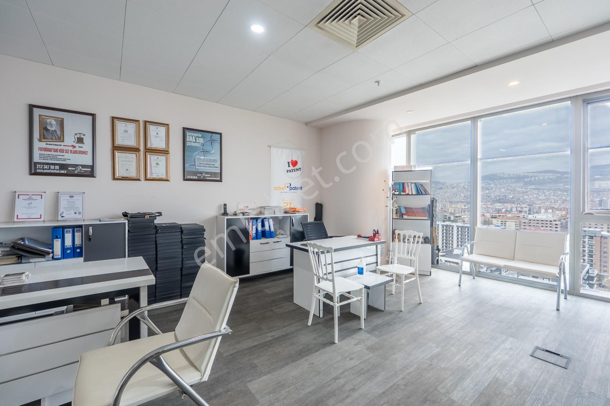 Remax Targettan Bayraklı Towerda 1+1 Ofıs - Görsel 14