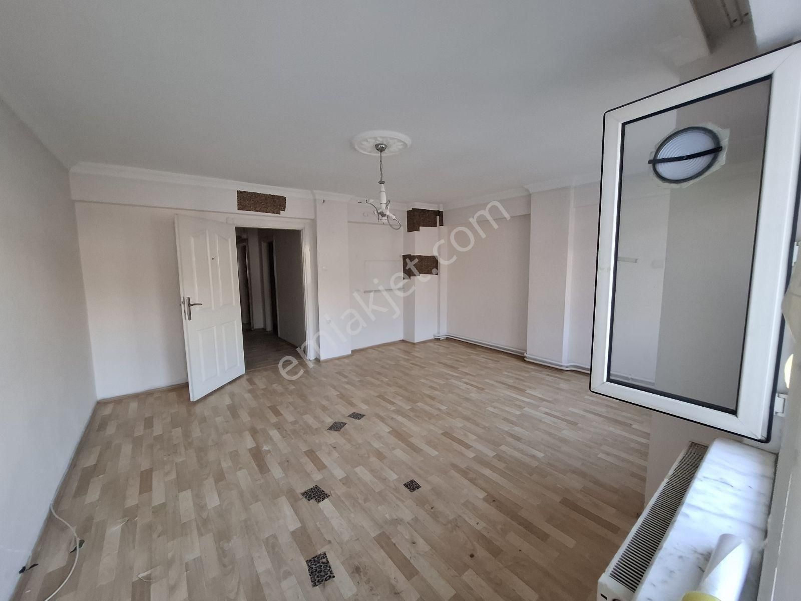 Bursa Altıparmak Caddesinin Bir Alt Sokağın Da Kiralık Daire - Görsel 18
