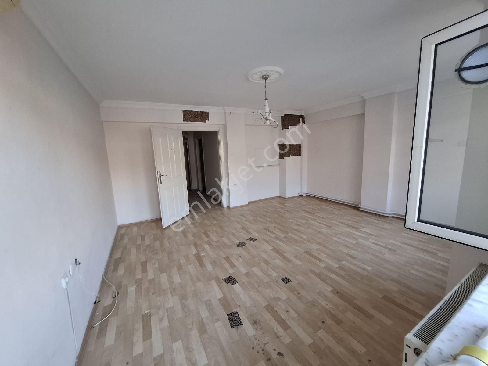 Bursa Altıparmak Caddesinin Bir Alt Sokağın Da Kiralık Daire - Görsel 12