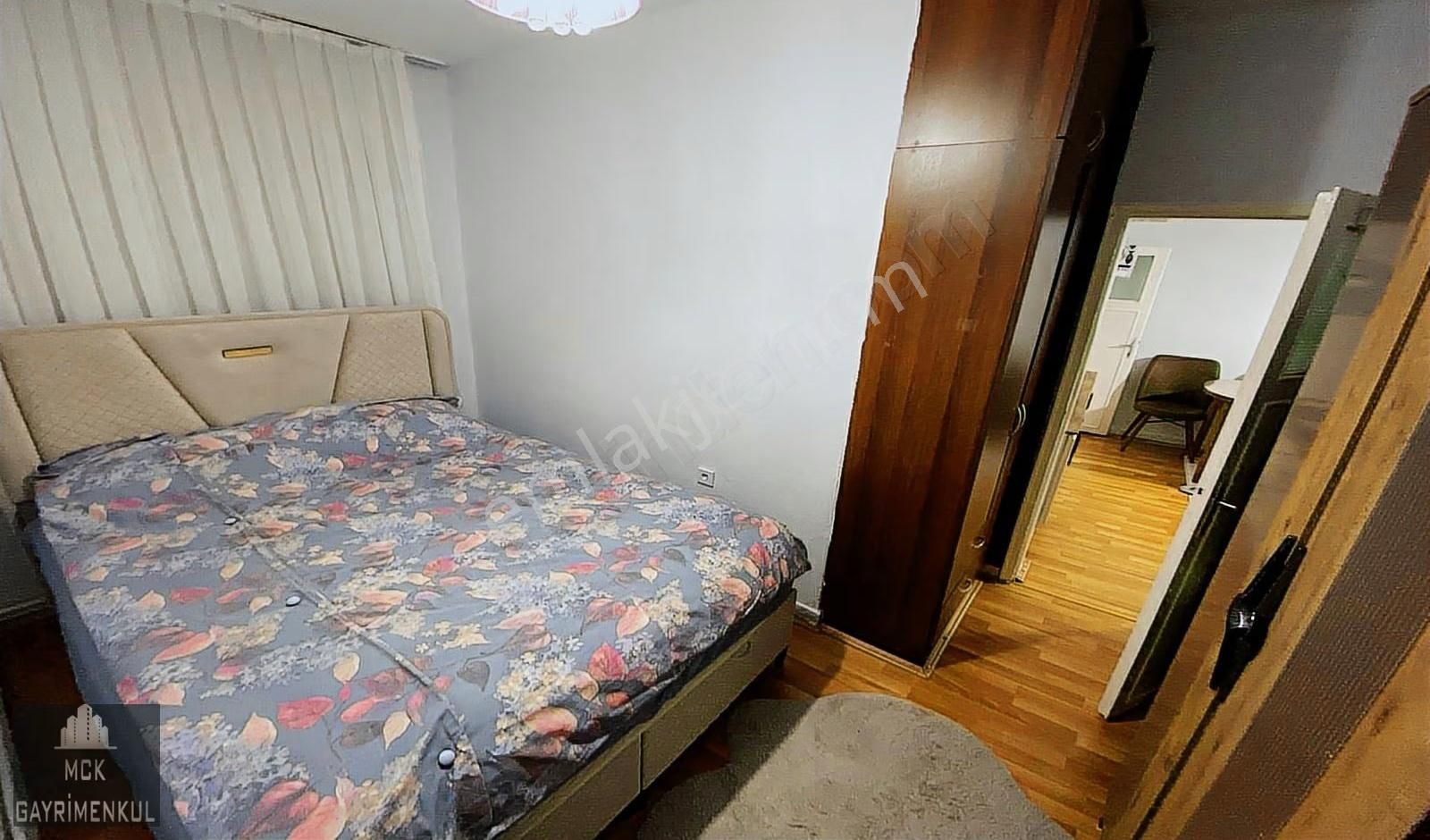 Tepebaşında Caddeye 2 Bina Yatırımlık Üst Katta Balkonlu 2+1 - Görsel 14