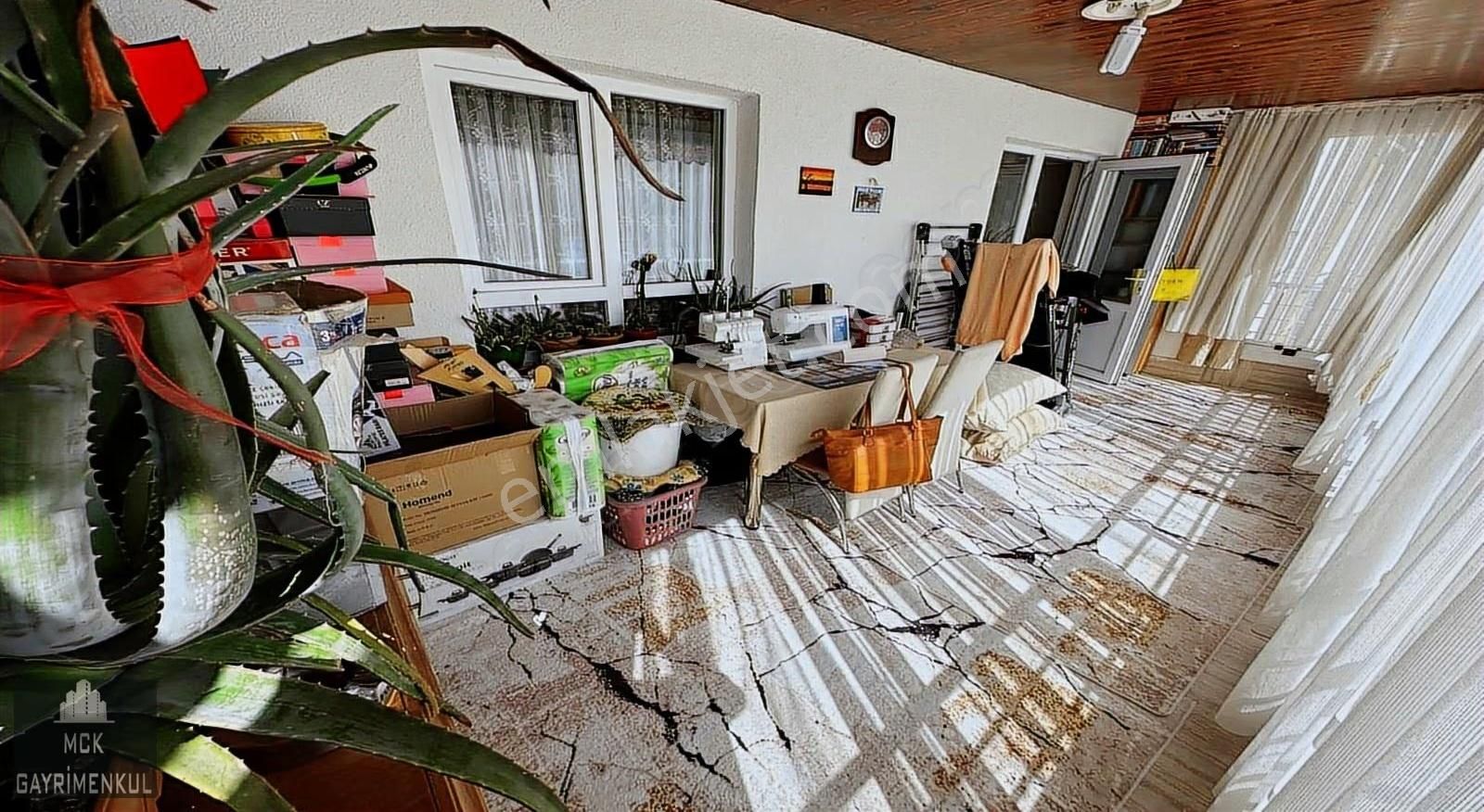 Atapark Ana Cadde Yakını Teras Balkonlu Geniş Metraj Kilerli !!