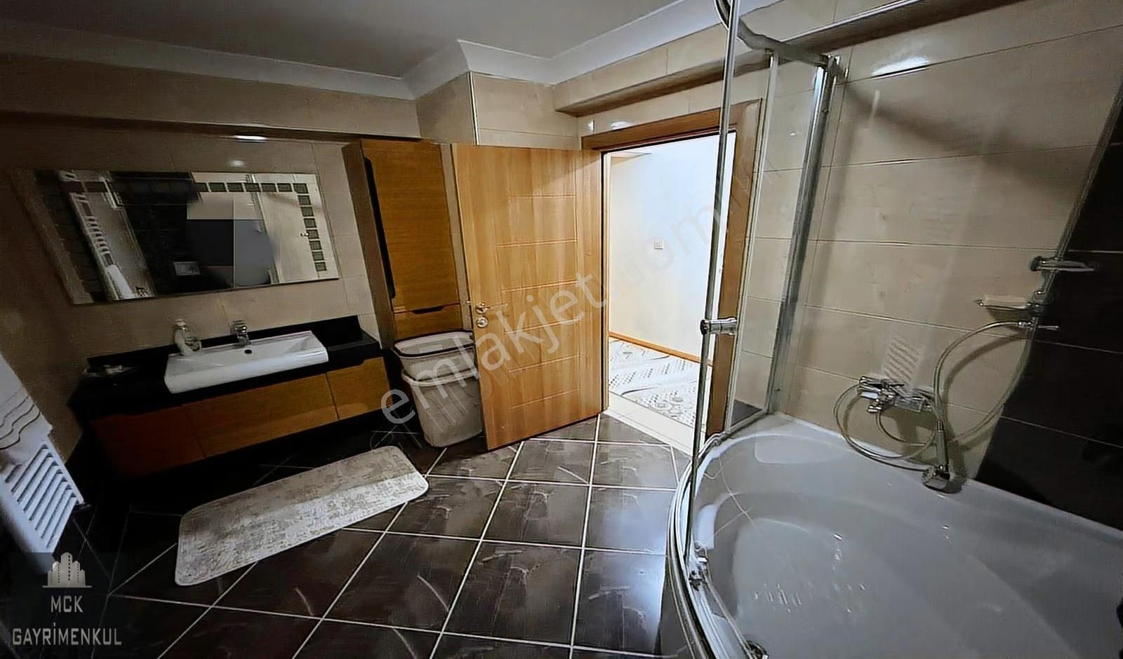 Mck'dan Zümrüt Sitesi 3+1 165m2 Ön Cephe Cadde Üstü Site Dairesi - Görsel 23